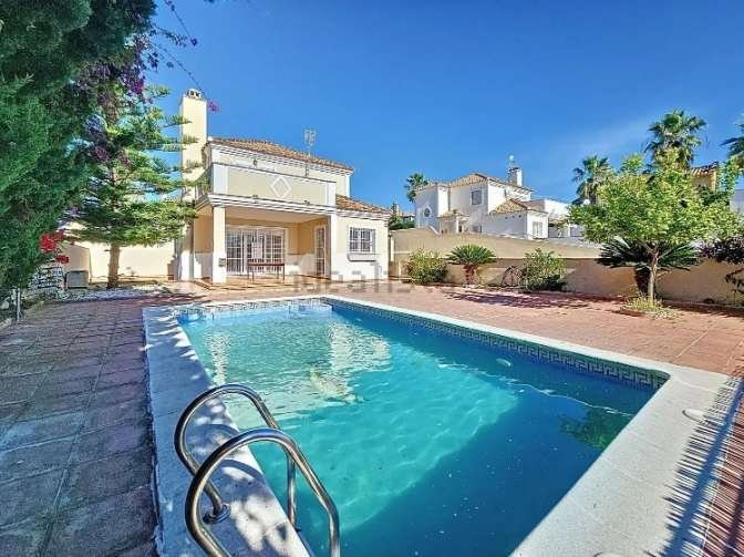 Chalet independiente en venta