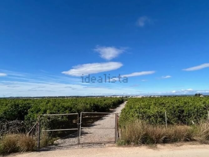 Terreno en venta en Los Pinares