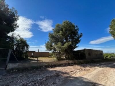 Terreno en venta en Los Pinares